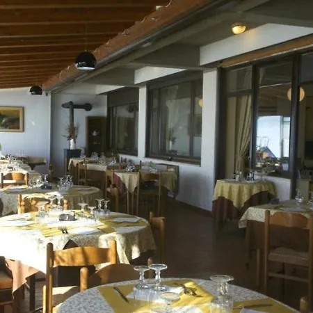 فندق Rifugio Alantino 3*